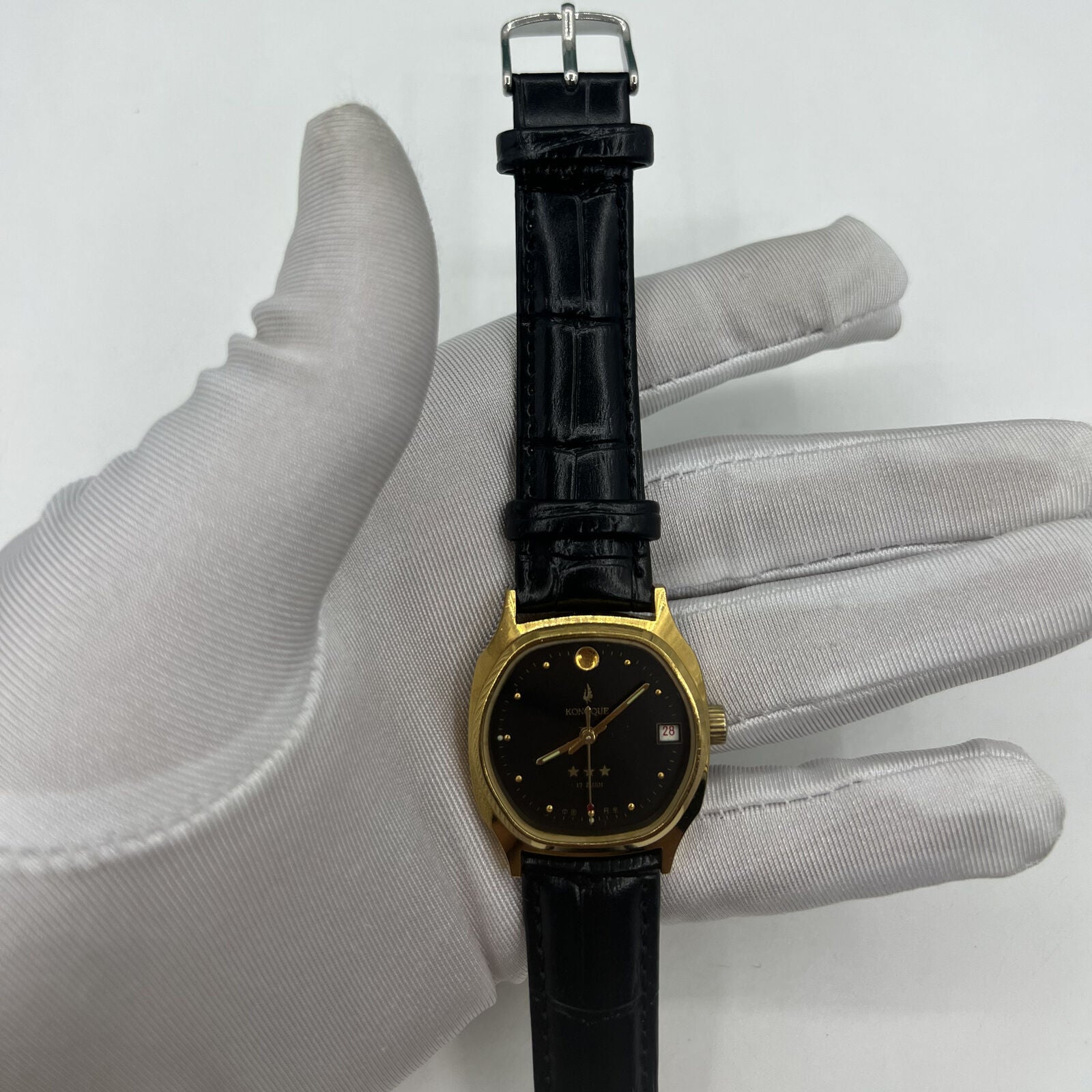 33mm Chunlan steel manual watch with silver dial, 17 jewels, and matching watch band.