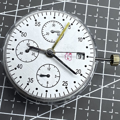 Mechanisches China 7750 Uhrwerk mit kleiner Sekunde, Datum und Stundenziffern 6, 9, 12 Uhr f�r Uhrzubeh�r.
