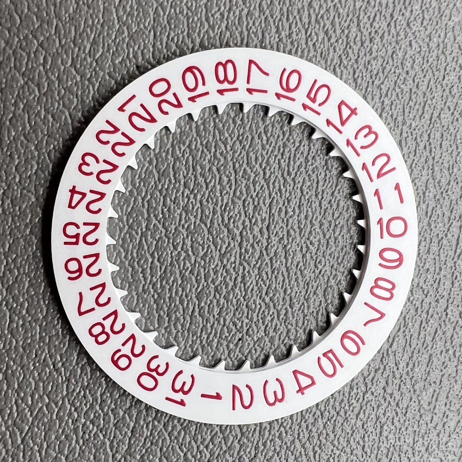 Wei�e Datumsanzeige mit roter Schrift, Scheibenrad f�r NH36/NH35 Uhrwerke, Datum bei 3 Uhr