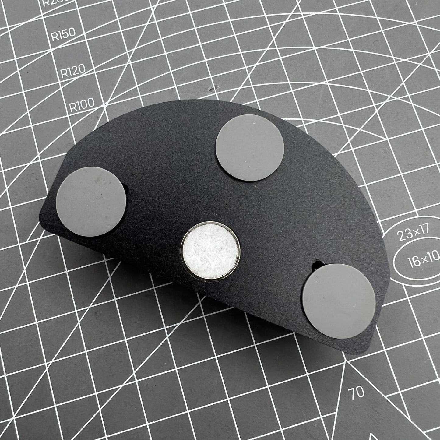 Die-cast alloy BG 30180 oil cup stand with 3 containers for precise watch repair and maintenance tools.