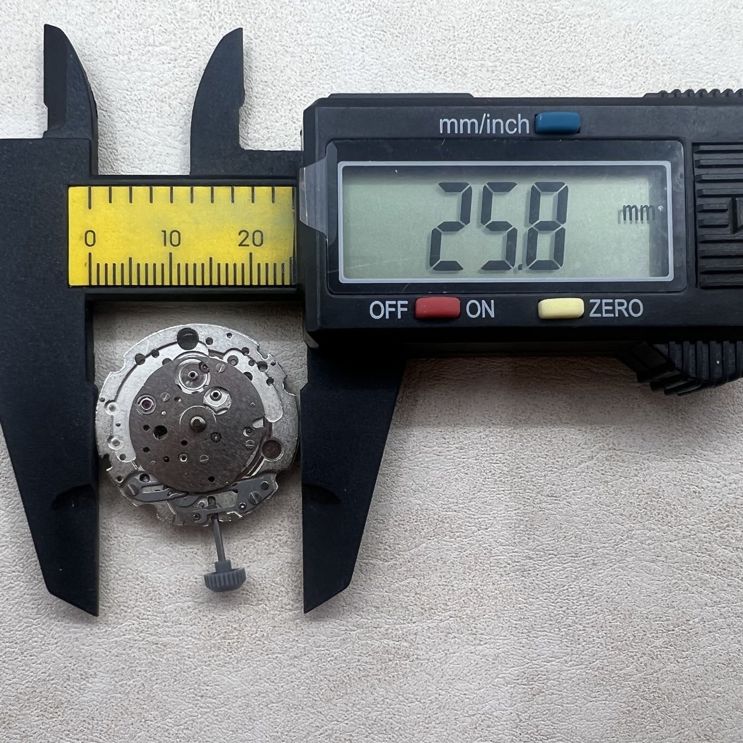 Silbernes hohles Miyota 8245 Automatisches mechanisches Uhrwerk mit 2 Zeigern