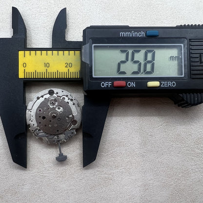 Silbernes hohles Miyota 8245 Automatisches mechanisches Uhrwerk mit 2 Zeigern