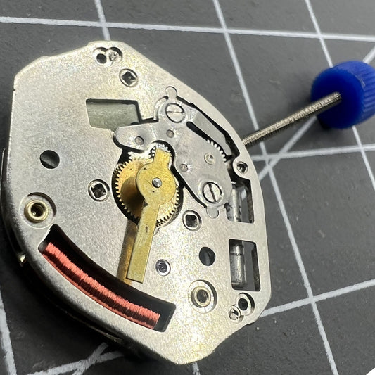 Mouvement de montre à quartz ISA 268 à 2 aiguilles, fabriqué en Suisse