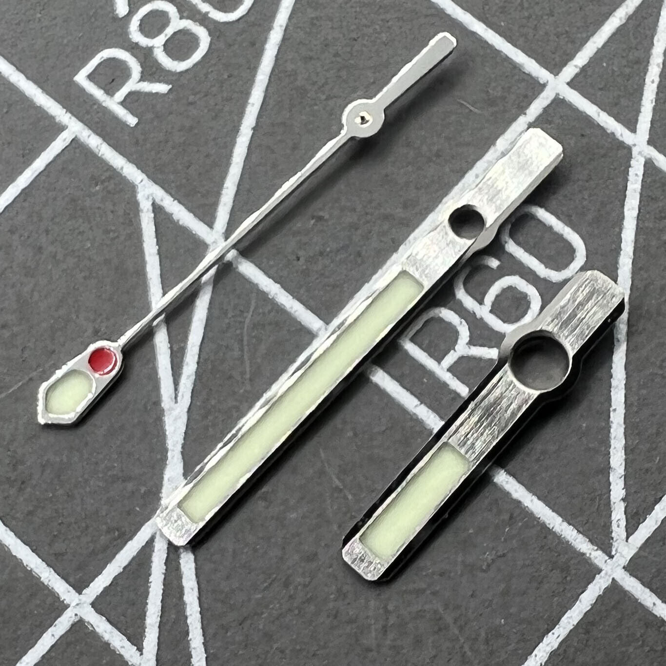 Trim C3 Super Lume silver watch hands for SKX007 with NH35/NH36 movement enhancing visibility and style.