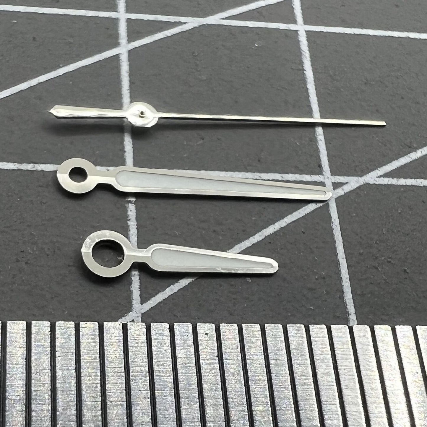 13 mm silberner Rand, C3 blaue Leuchtzeiger, passend für NH35/NH36-Uhrwerk 