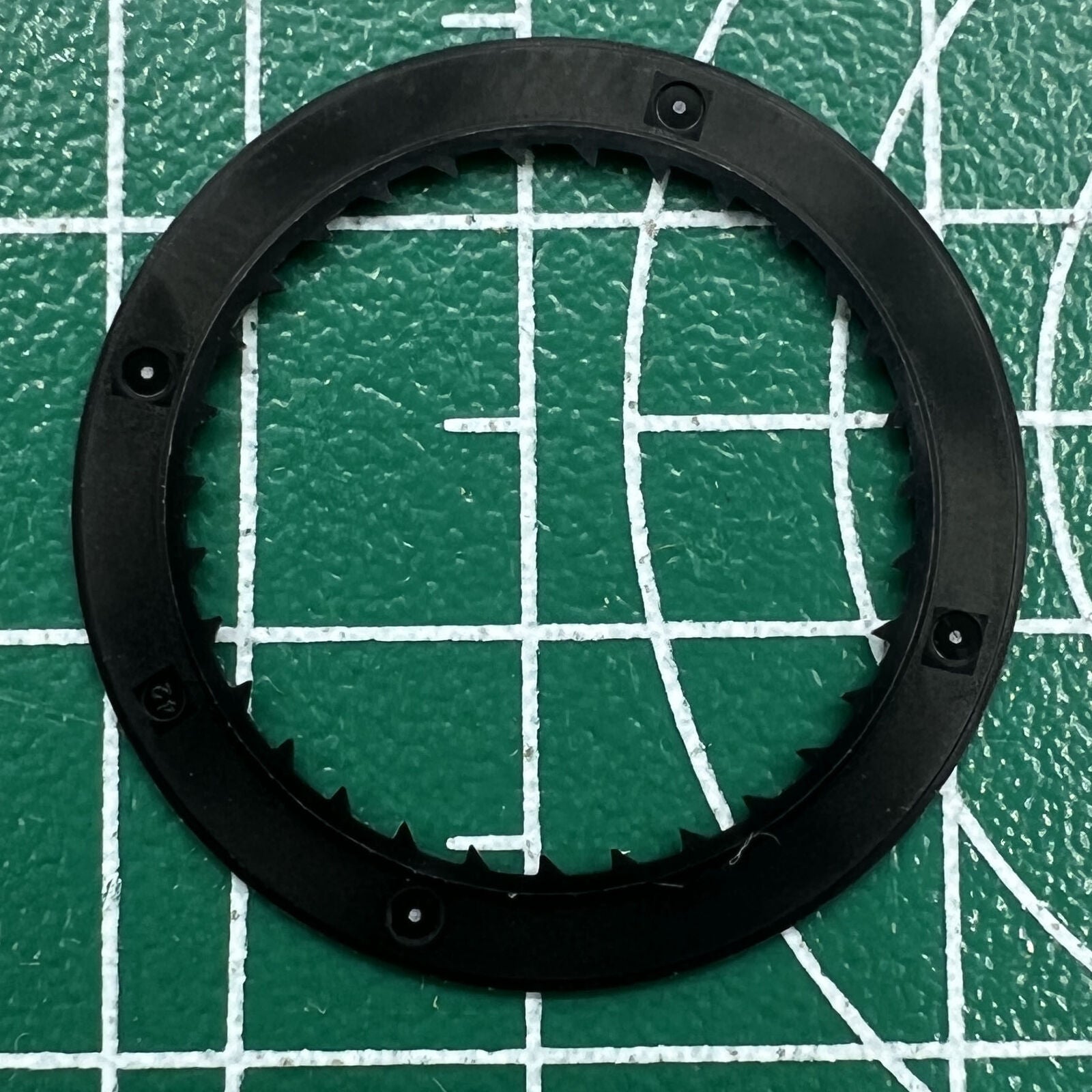 Black date disk wheel at 3 o'clock for Miyota 8215, generic brand watch accessory enhancing timepieces.