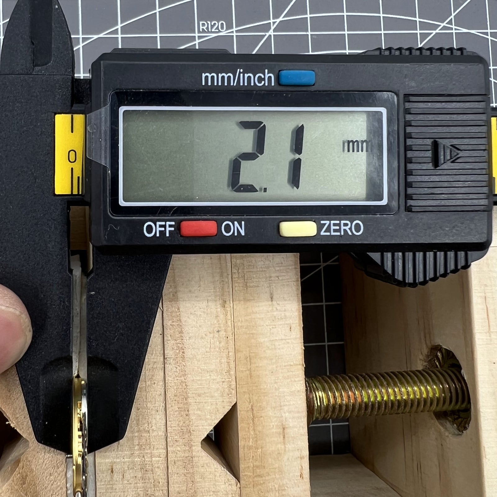 Quarzwerk ETA 255 411 Uhrwerk mit 3 Zeigern f�r pr�zise Uhrenersatzteile von ETA.