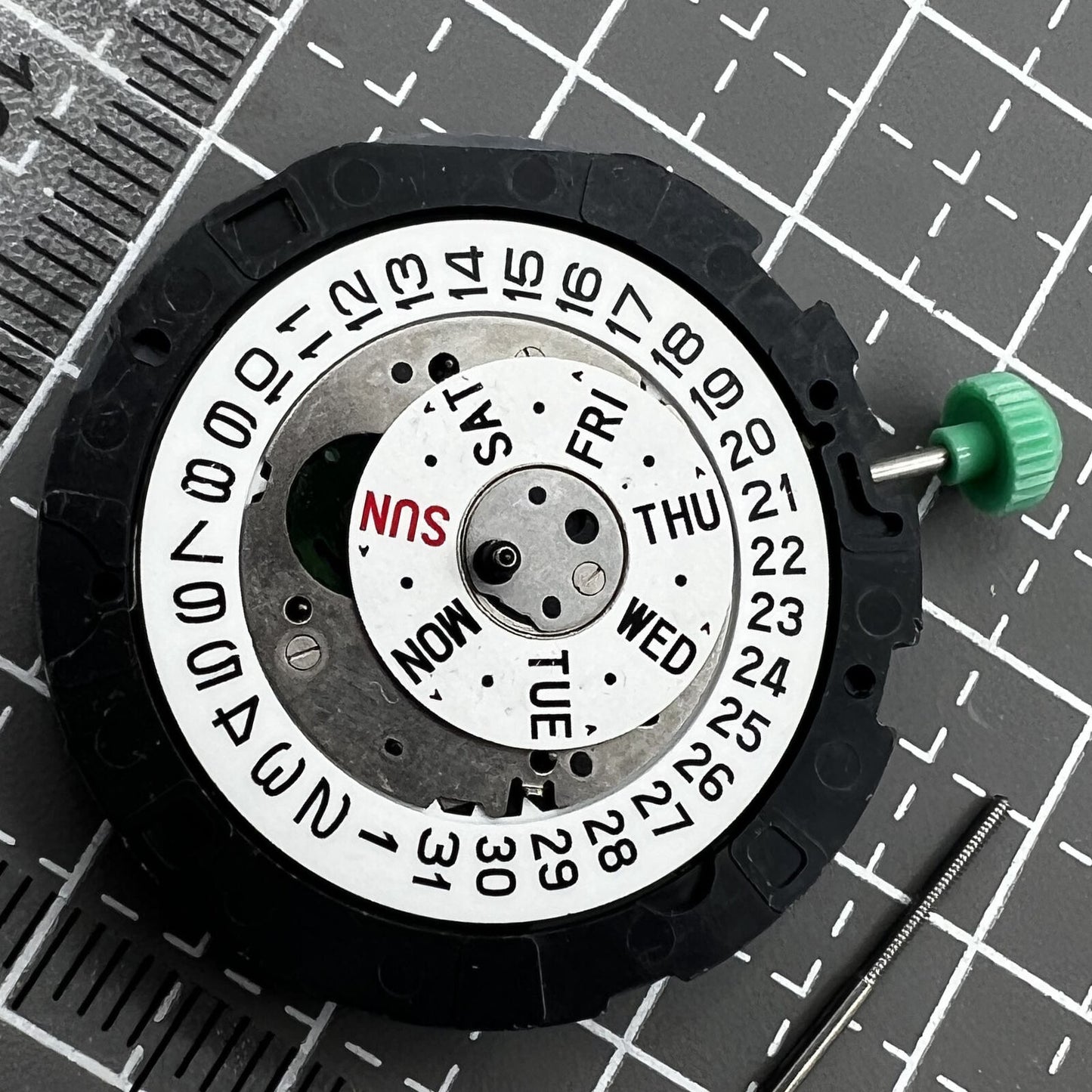 Miyota OS00 Quartz movement watch with multifunctional date and single calendar at 3 o'clock