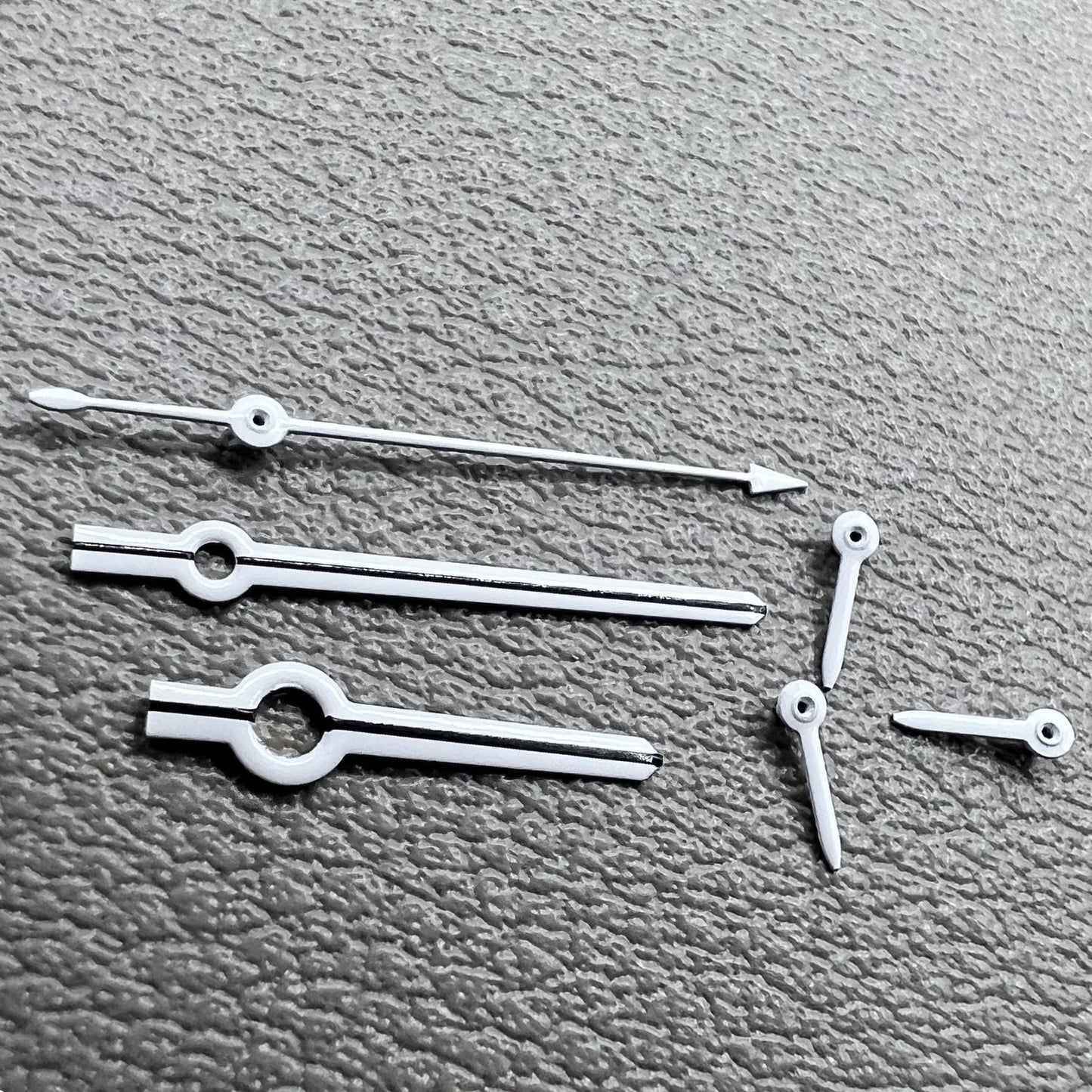 2 Sets Schwarze Weiß lackierte Uhrenzeiger mit Grünlicht für VK63 Uhrwerk