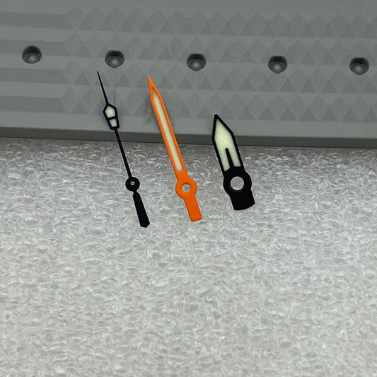 Green luminous watch hands set for NH35/4R36/6R15/7S26 movement, enhancing visibility and precision.