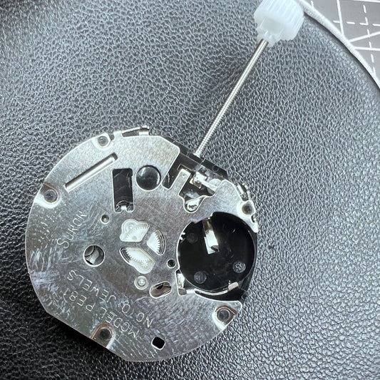 2 Stück Sunon PE81 Quarzuhrwerk mit 3 Zeigern und Datumsanzeige bei 3 Uhr