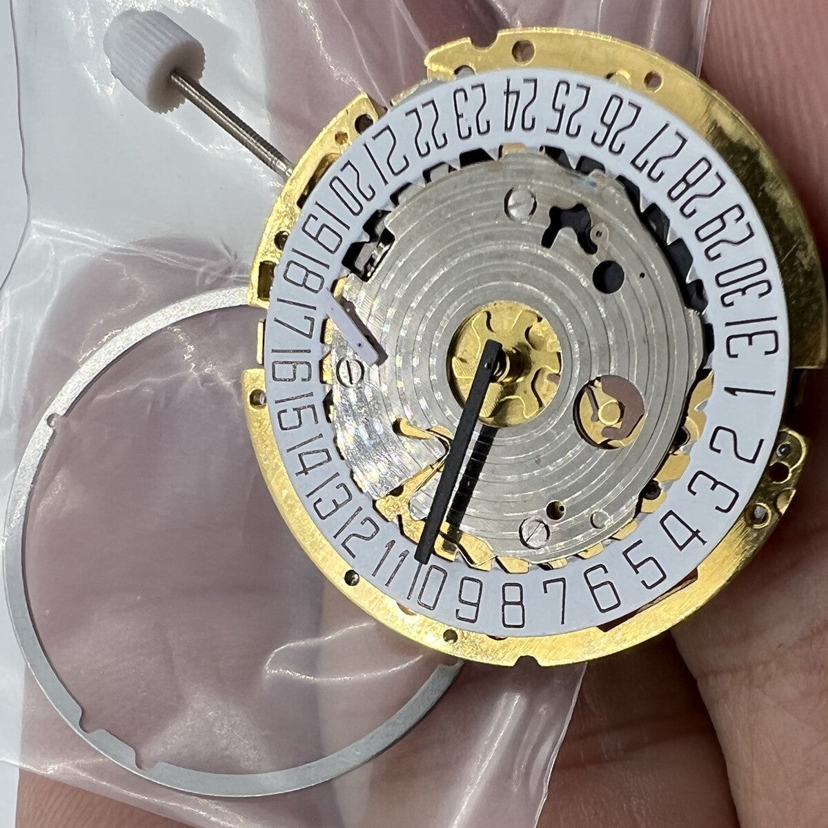 Mouvement à quartz ISA 8176-2050 des horlogers, petite seconde à 2 heures, date à 6 heures, remplacements