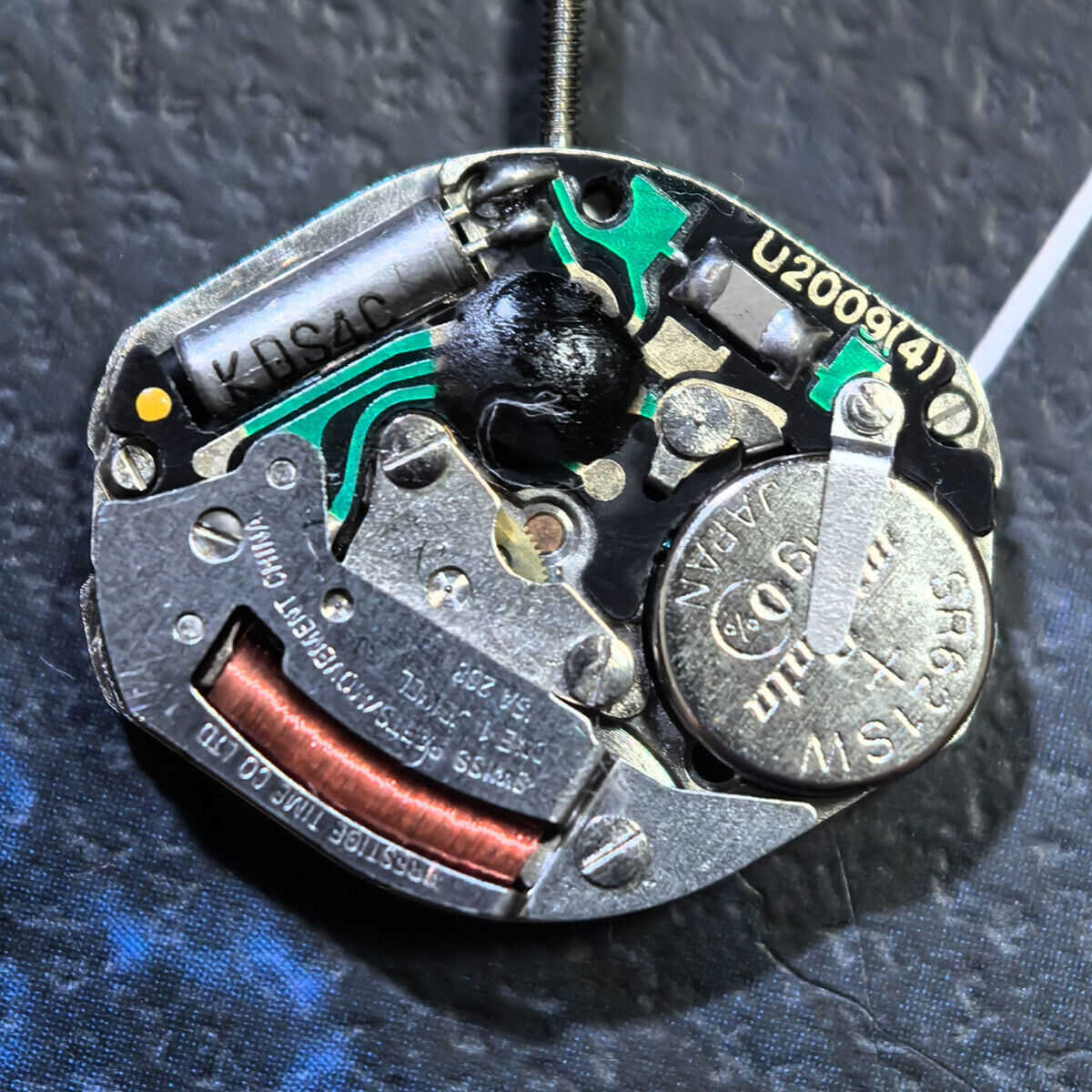 Swiss Made ISA 268 quartz watch movement with 2 hands, precision replacement part for timepieces.