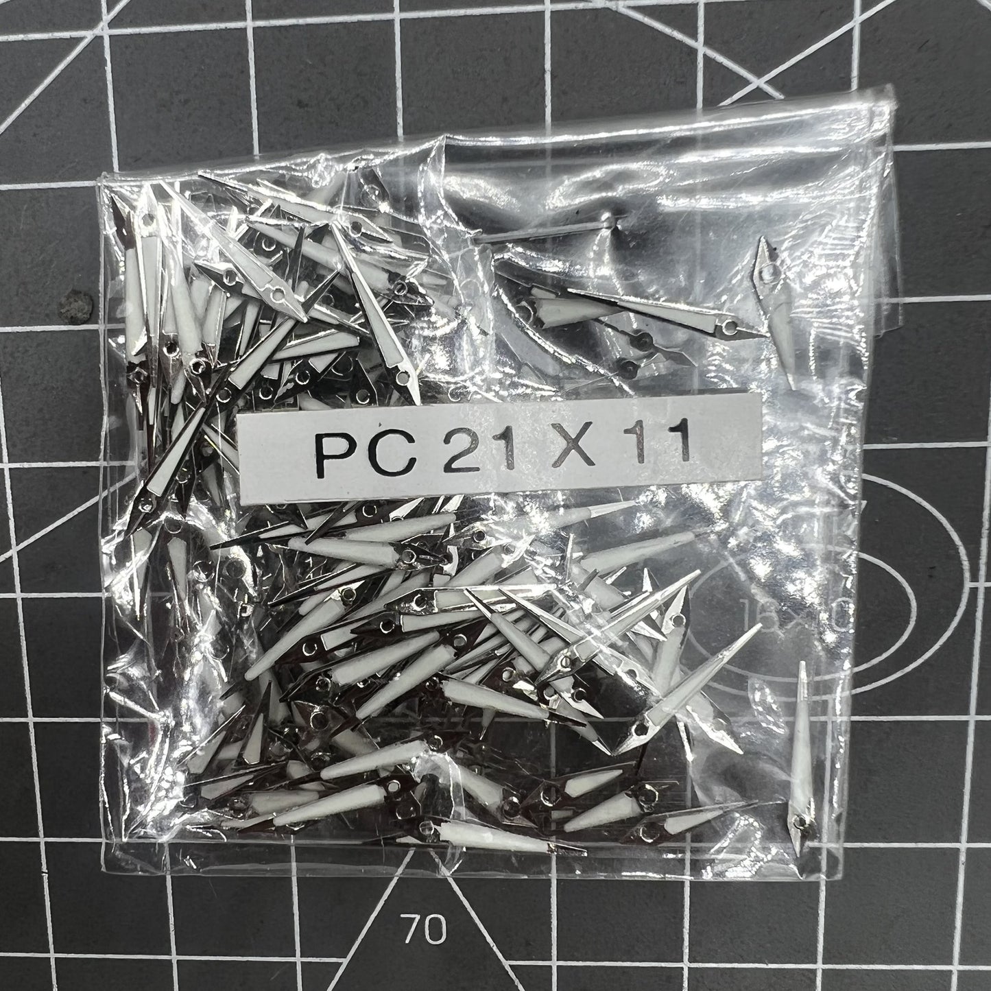 Lot de 100 aiguilles lumineuses vertes de 11 mm pour montre à quartz Hattori Epson PC21