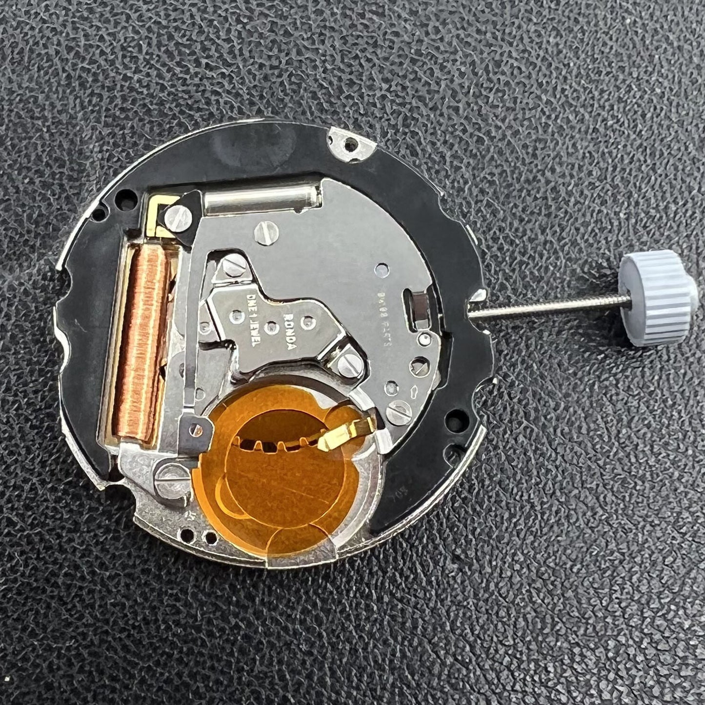 Mouvement à quartz Ronda 705, date à 6 heures, 3 aiguilles, calendrier simple