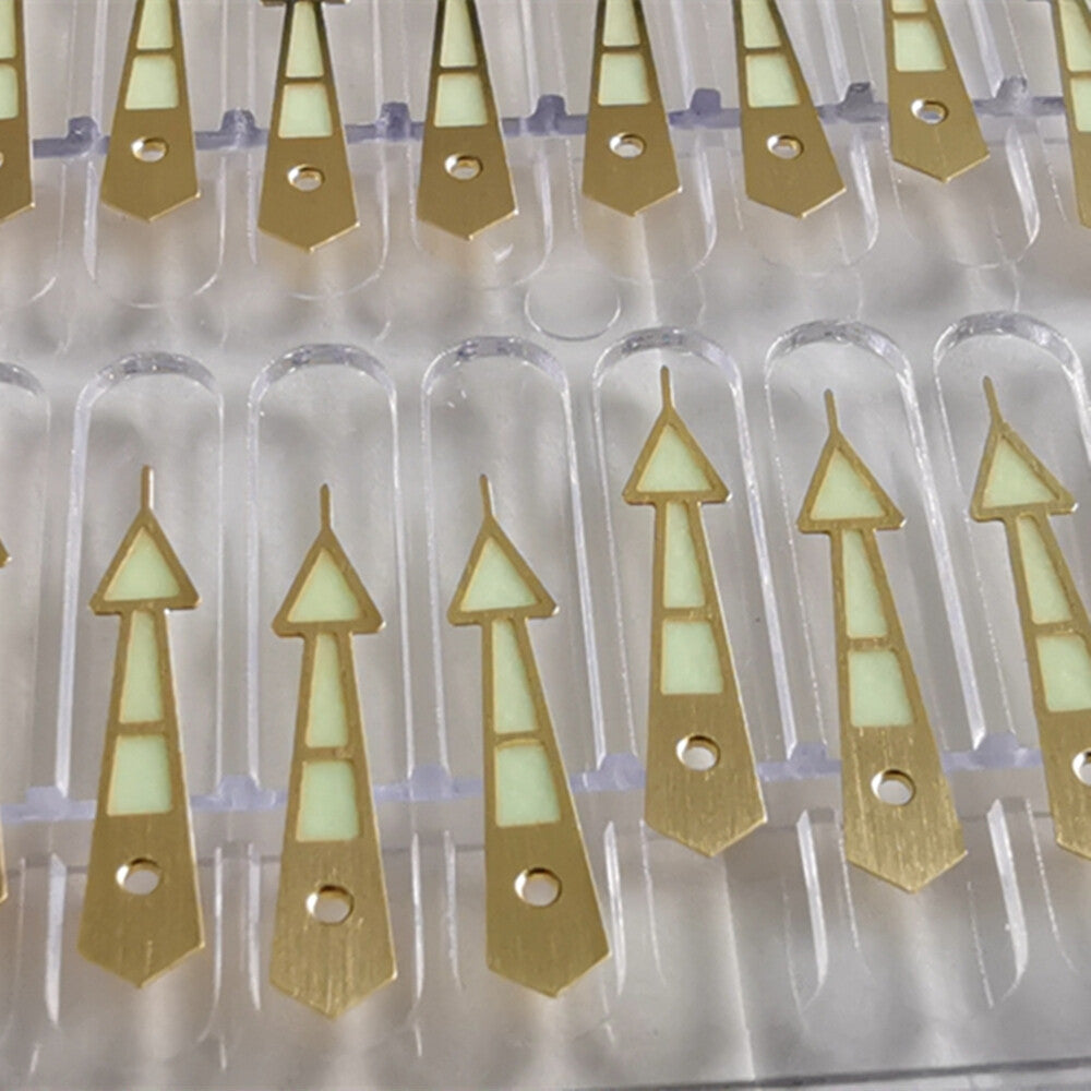 Green luminous watch hands set for SKX007 and SBDX017, compatible with NH35/NH36 movements.