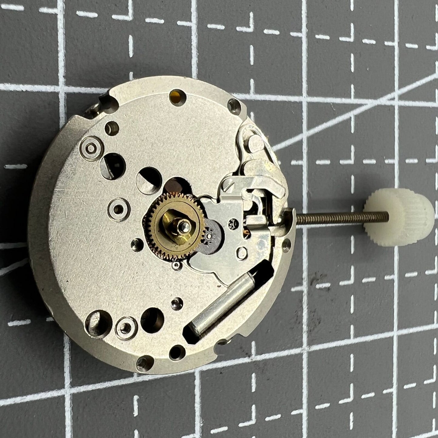 ETA 581.001 Swiss quartz watch movement with 2 hands, precise replacement part for timepieces.
