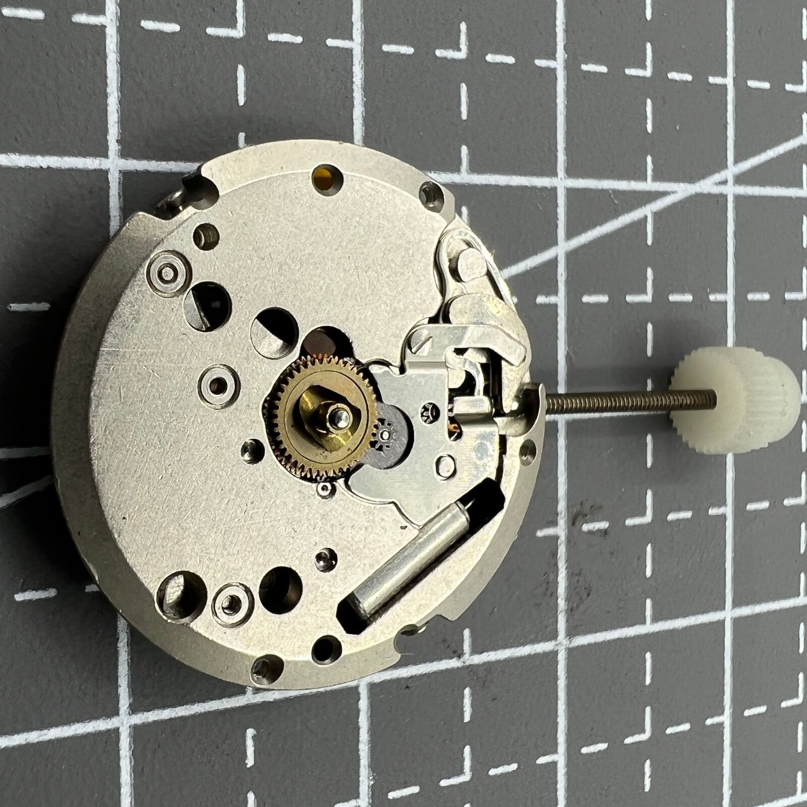 ETA 581.001 Swiss quartz watch movement with 2 hands, precise replacement part for timepieces.
