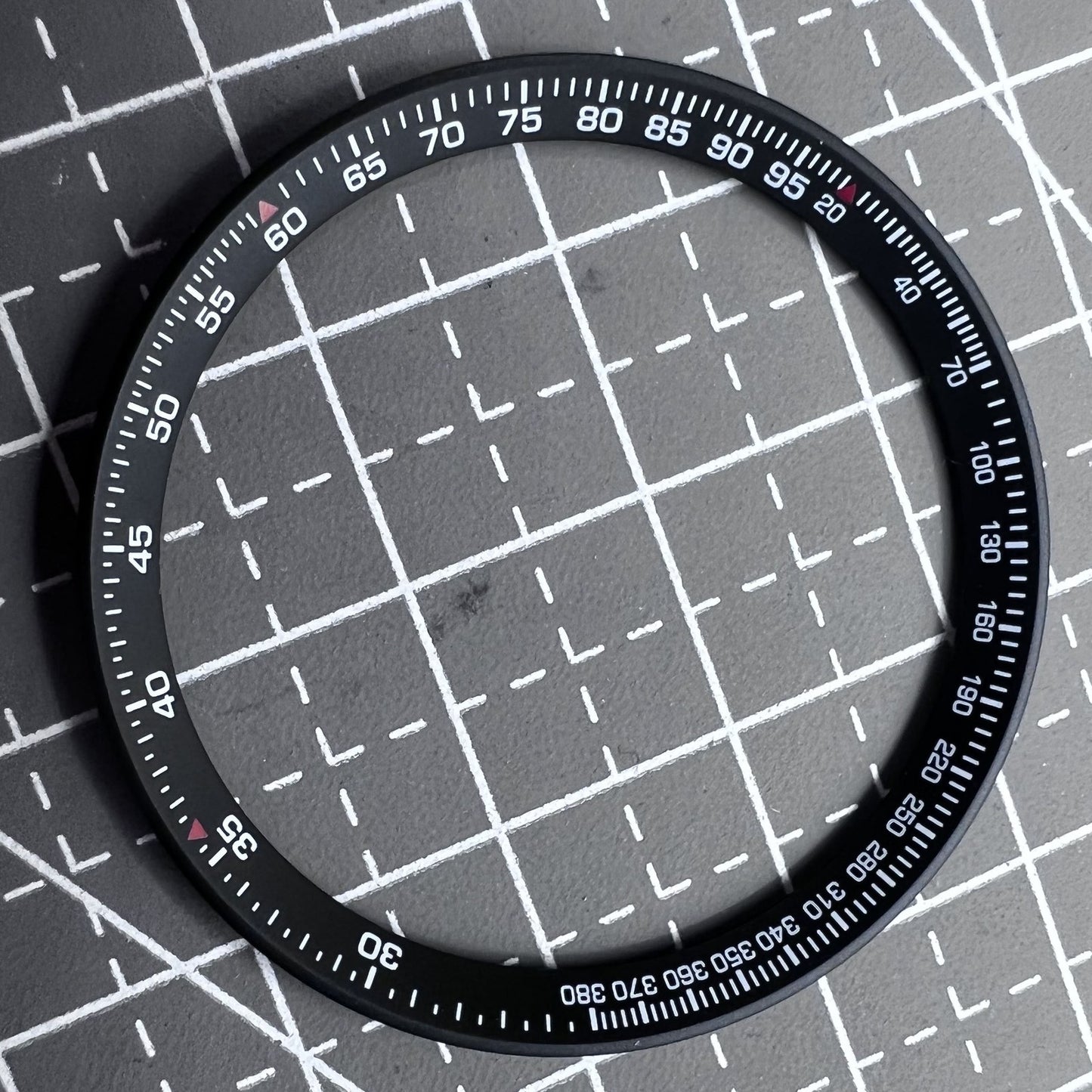 Schwarzer Metallring 37x31,5x1,7 mm, modifiziert f�r Watch Accessories, langlebig und stilvoll.