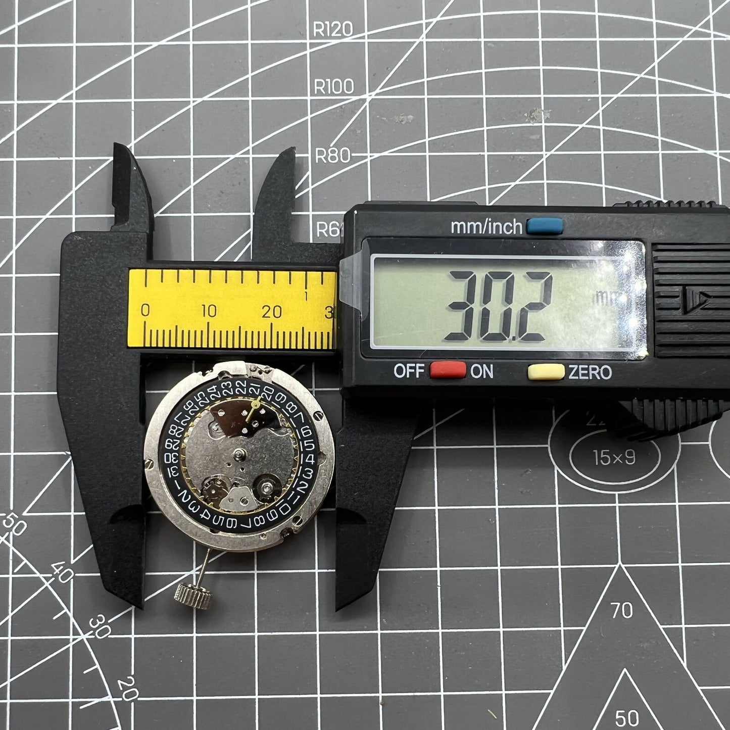 Seagull ST25 automatic watch movement with perlage finish and small second at 9H for precision timepieces.