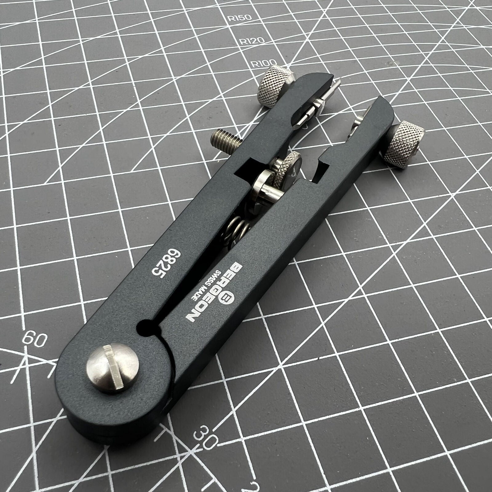 Bergeon 6825-PF spring bar pliers for watch bracelet removal, Swiss Made precision tool.