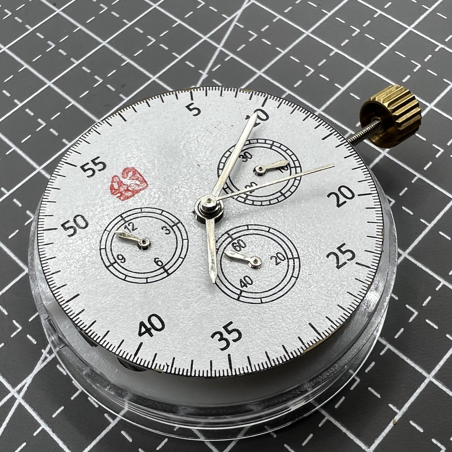 Automatisches Chronographenwerk ETA 7753 mit Anzeige bei 3 6 9 Uhr Position