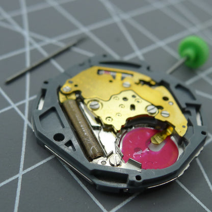 Mouvement à quartz Miyota 4U74 fabriqué au Japon Date à 6 heures Calendrier simple 