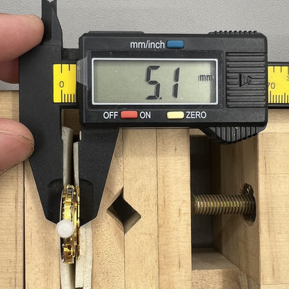 Mingzhu Golden 8205 mechanical watch movement with single calendar for precise timekeeping and repair.