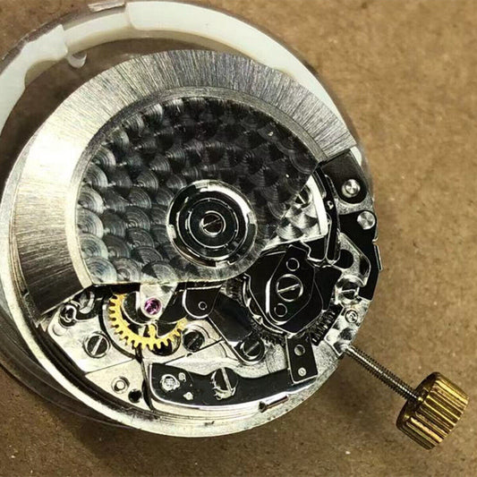 Dandong 7750 automatic watch movement with single calendar at 3 o?clock for precise timekeeping