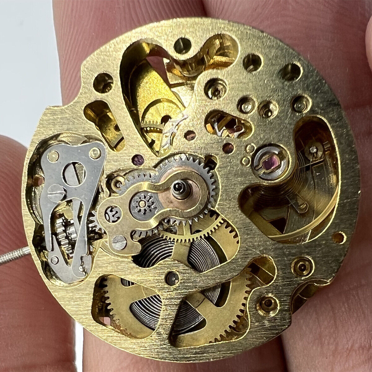 26.5mm DANDONG 7120 automatic mechanical watch movement with hollow gold design for watch accessories.