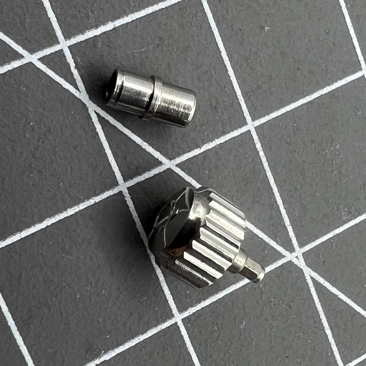 6,0 mm/6,3 mm silberne Uhrenkrone mit Rohr für OMEGA Seamaster 300 Uhrenteile 