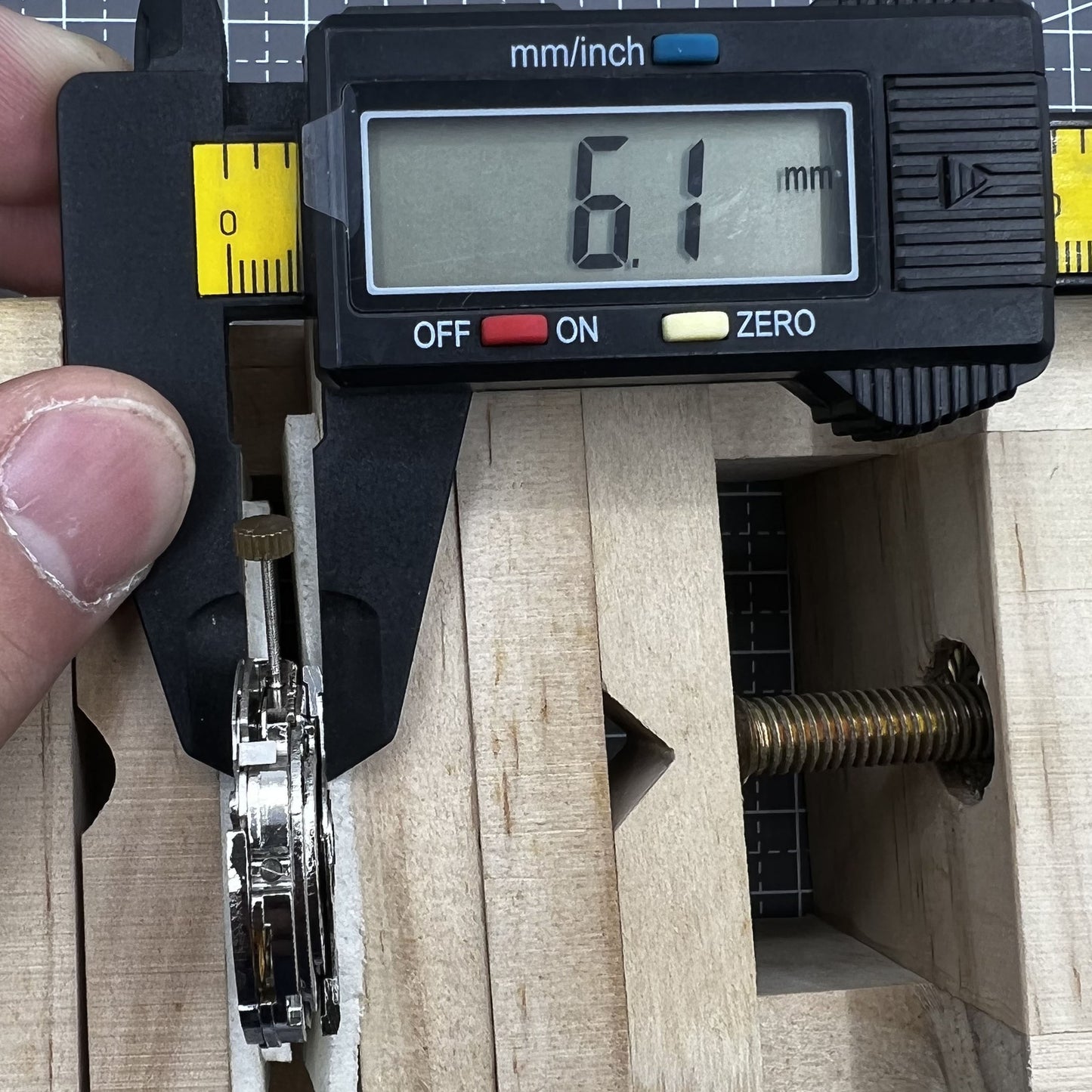 Automatische Multifunktion Uhr mit Mechanischem Uhrwerk und Mondphasenanzeige bei 12 Uhr