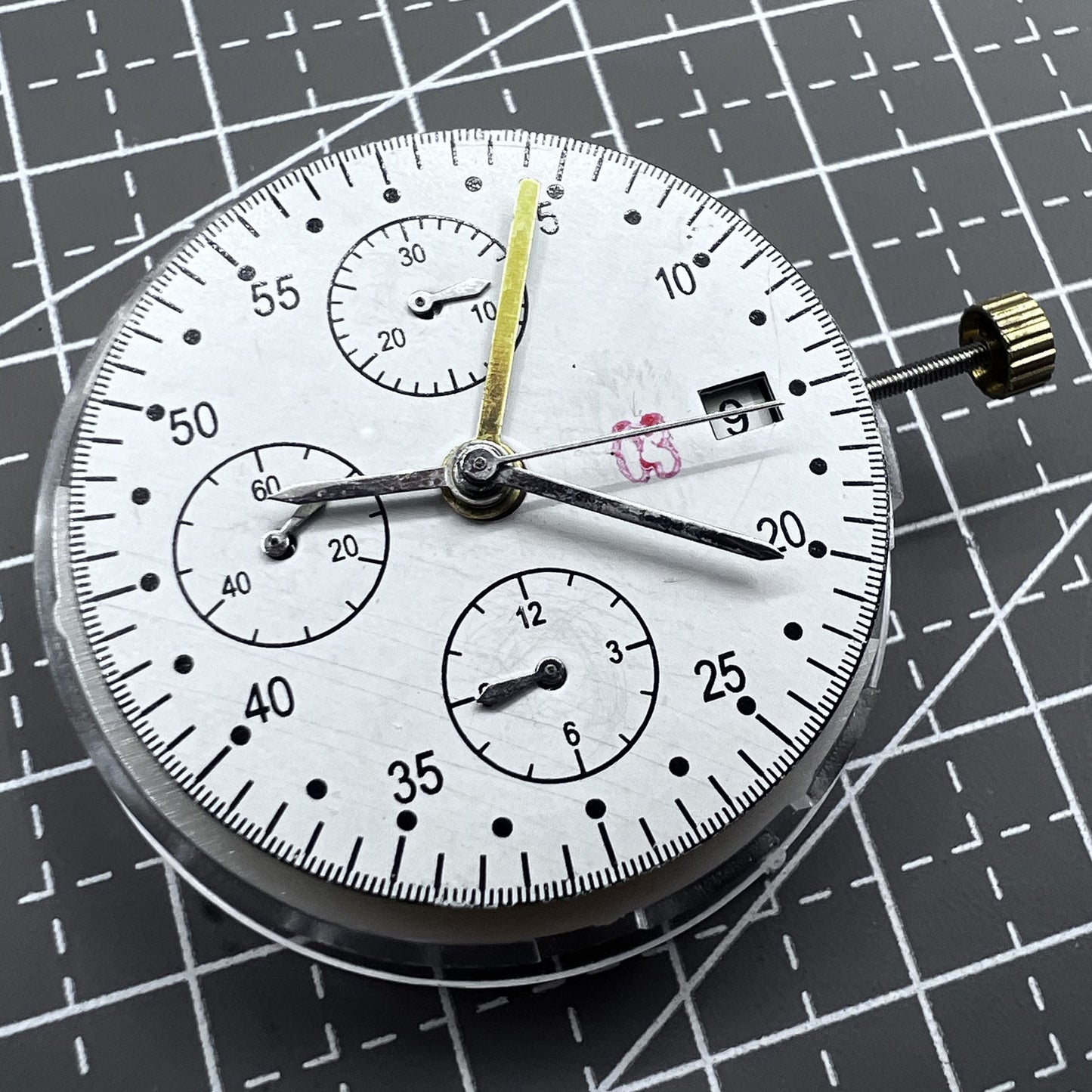 Mechanisches China 7750 Uhrwerk mit kleiner Sekunde, Datum und Stundenziffern 6, 9, 12 Uhr f�r Uhrzubeh�r.