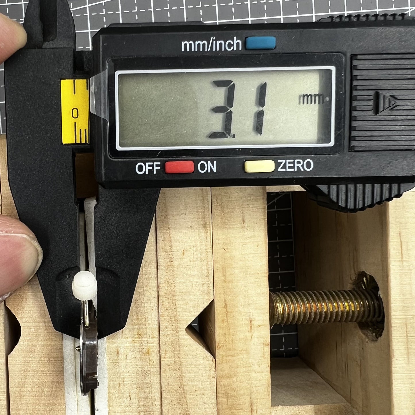 ETA Swiss Quarz Uhrwerk 400 111 Ein Kalender bei 6 Uhr