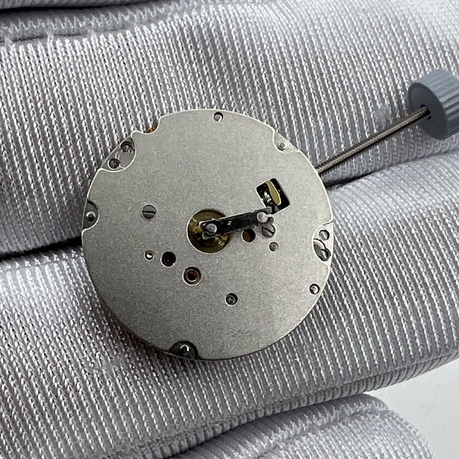 Swiss Movement Ronda 772 Quartz watch mechanism for precise timekeeping in watch accessories.