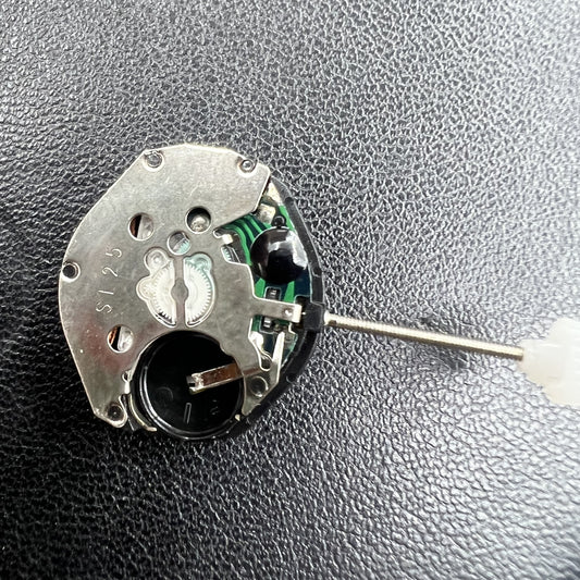 2 Stück Sunon SL25 Uhrwerk mit Datums und Wochentagsanzeige Quarz Uhrwerk