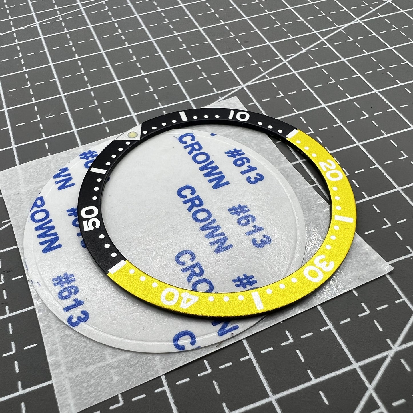 Aluminiumlegierung Uhrenlünette Einsatz Gelb Schwarz 38mm für SK007 SUB