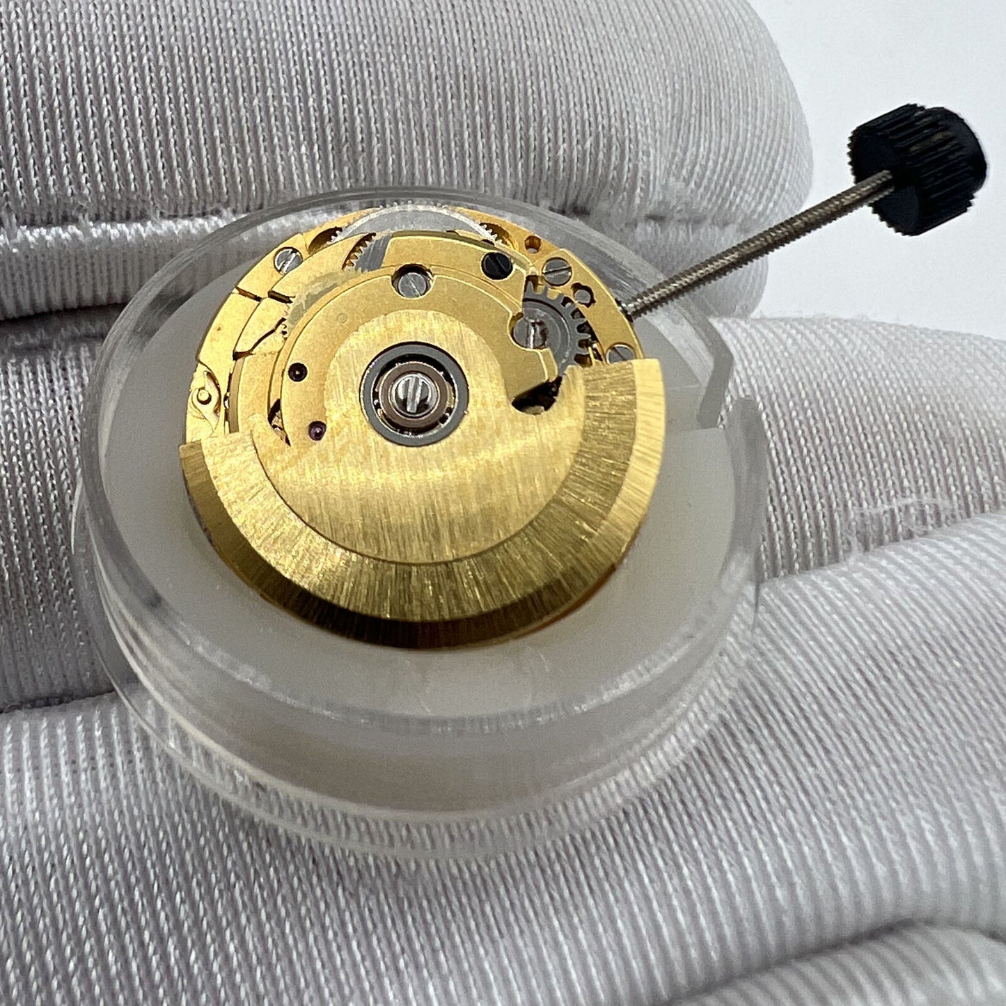 Gold mechanical watch featuring date display at 3 o'clock, compatible with ETA2671 movement replacement.