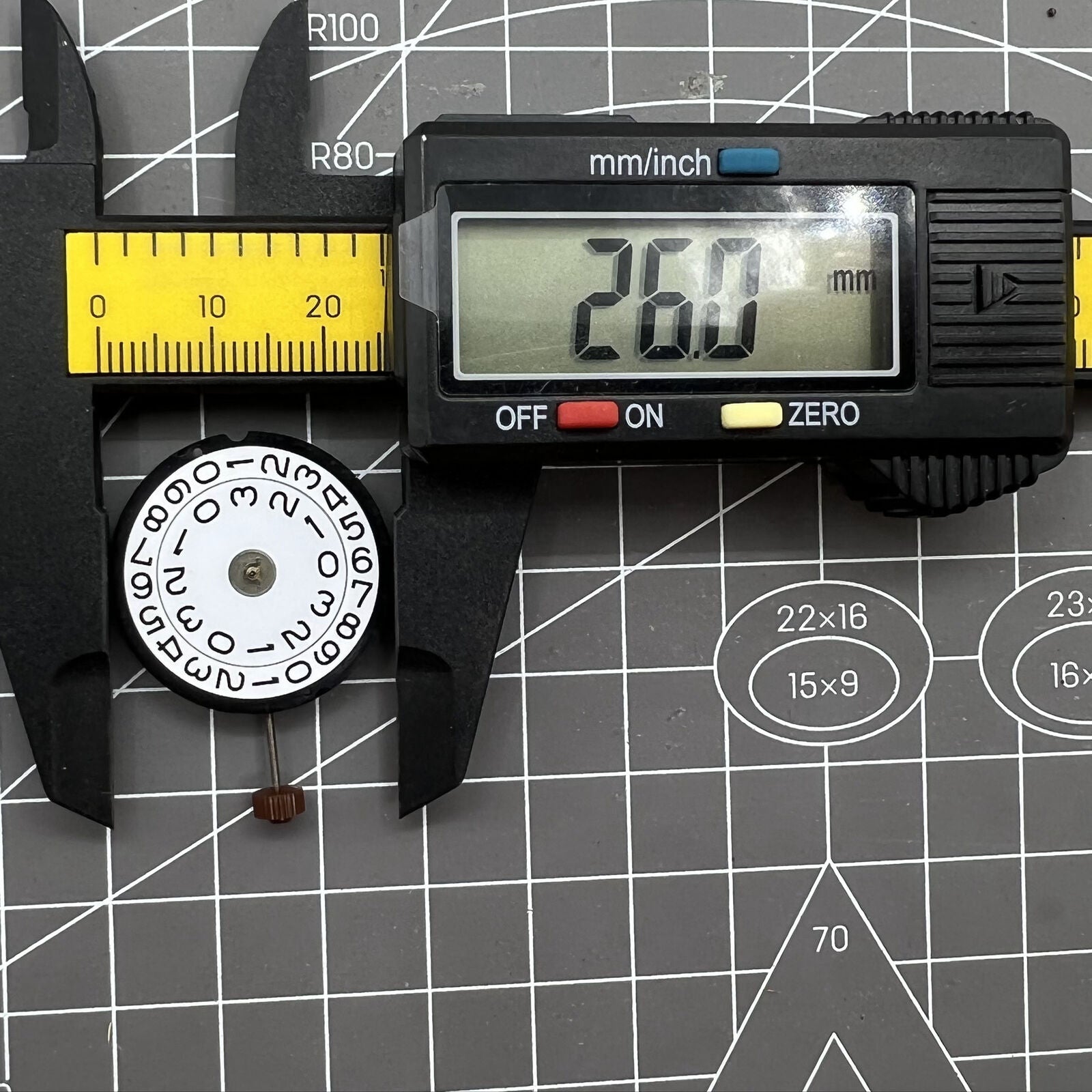 Swiss Made Ronda 519 quartz watch movement, ensuring precise and reliable timekeeping for watches.