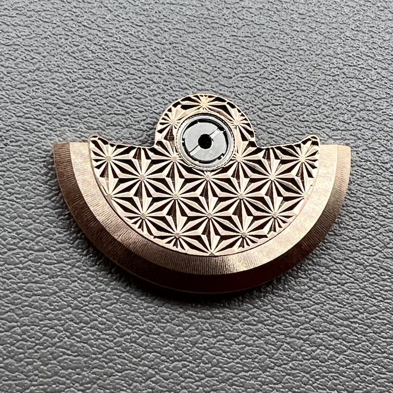Rosegold Rotor mit Feuerwerksmuster f�r NH34 NH35 NH36 NH38 Uhrwerke, hochwertig und pr�zise.
