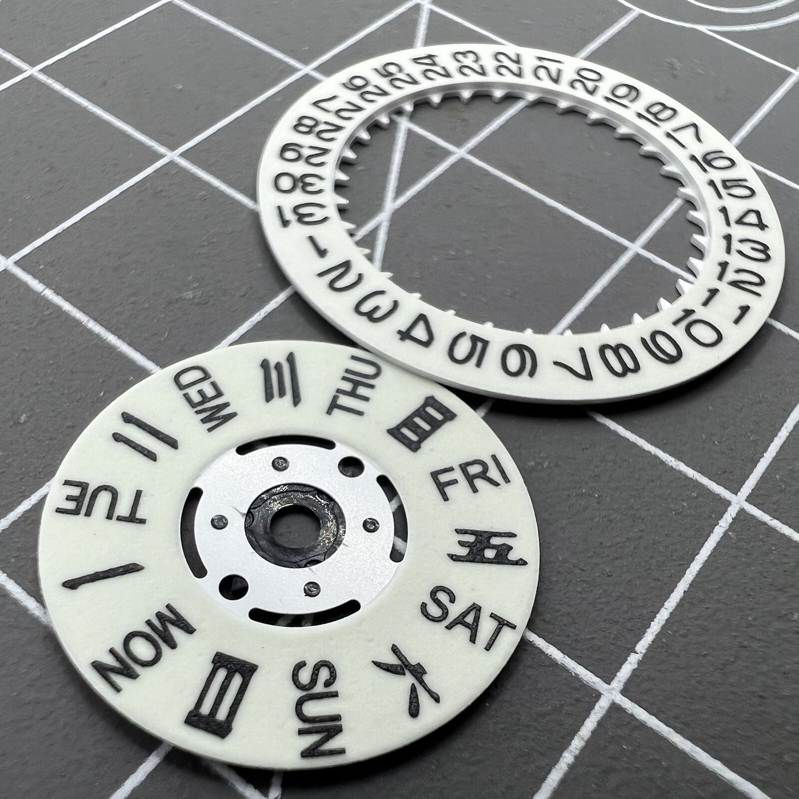 Blue lume Chinese font date and week wheels for NH36 movement, white disk, precision replacement parts.