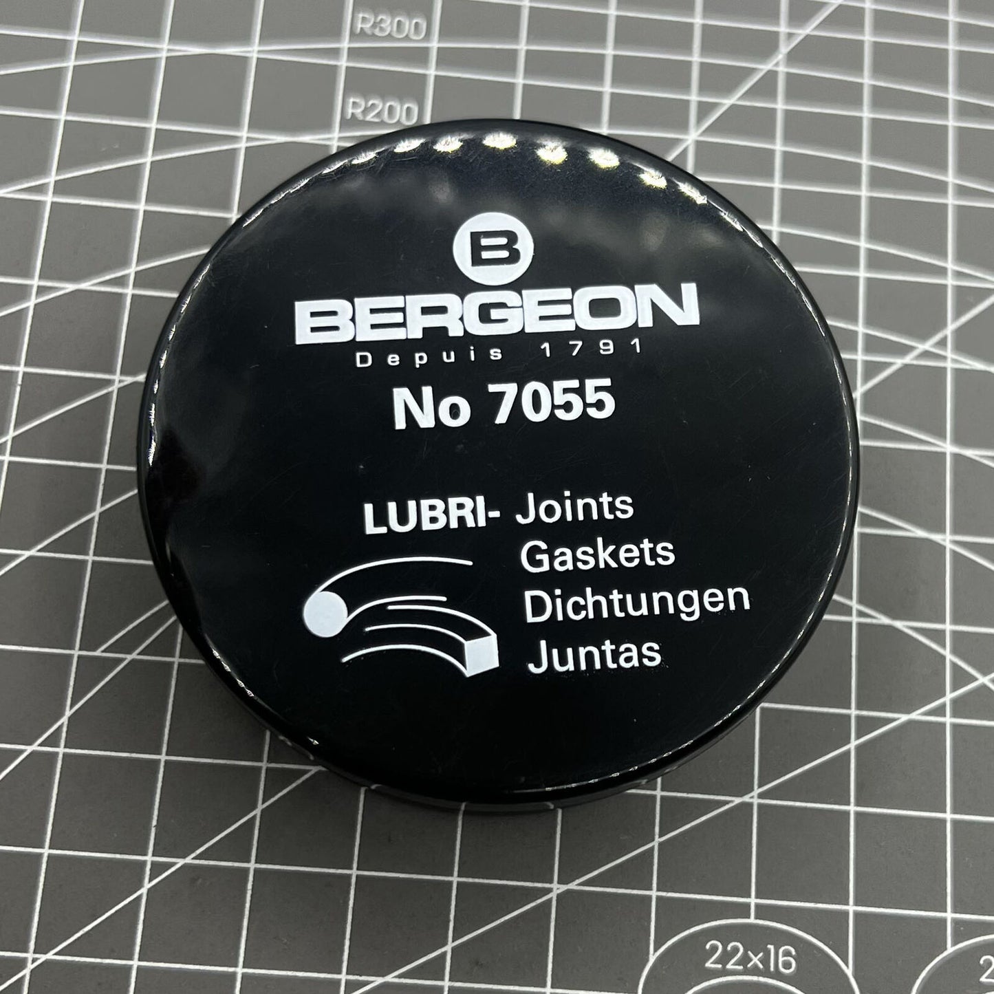 Swiss Bergeon 7055 lubricant for watch seals, ensuring gasket protection and smooth movement performance.