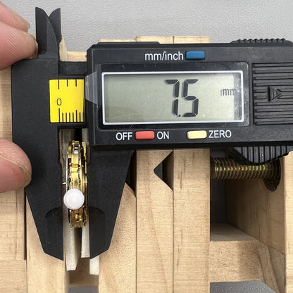 MINGZHU 2813 8205 golden automatic watch movement featuring 3 hands and date display at 3 o?clock slot