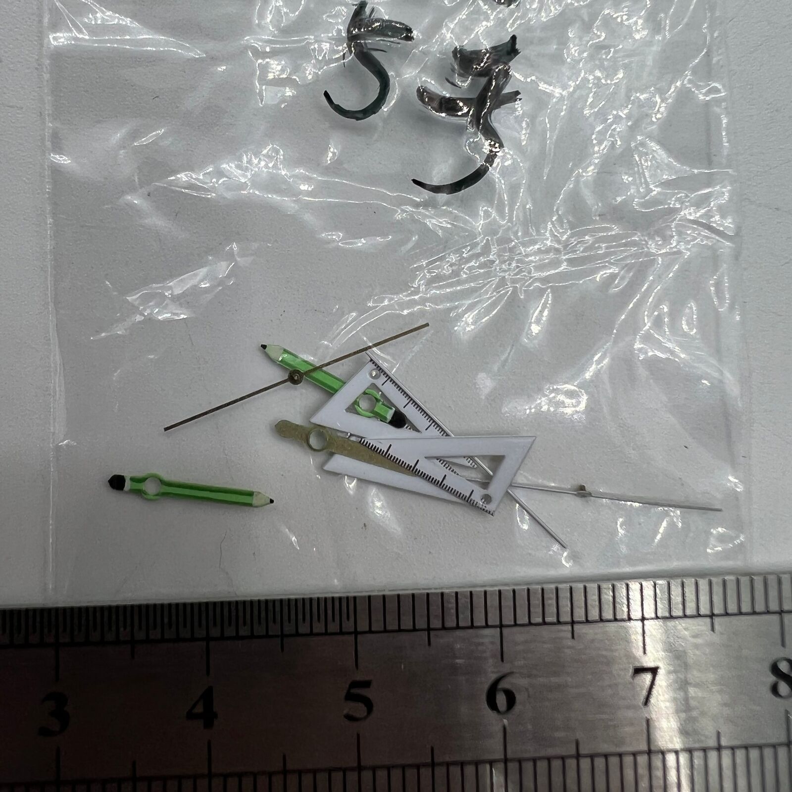 Triangular ruler-style watch hands with sharp edges for Miyota 2035, modern design.