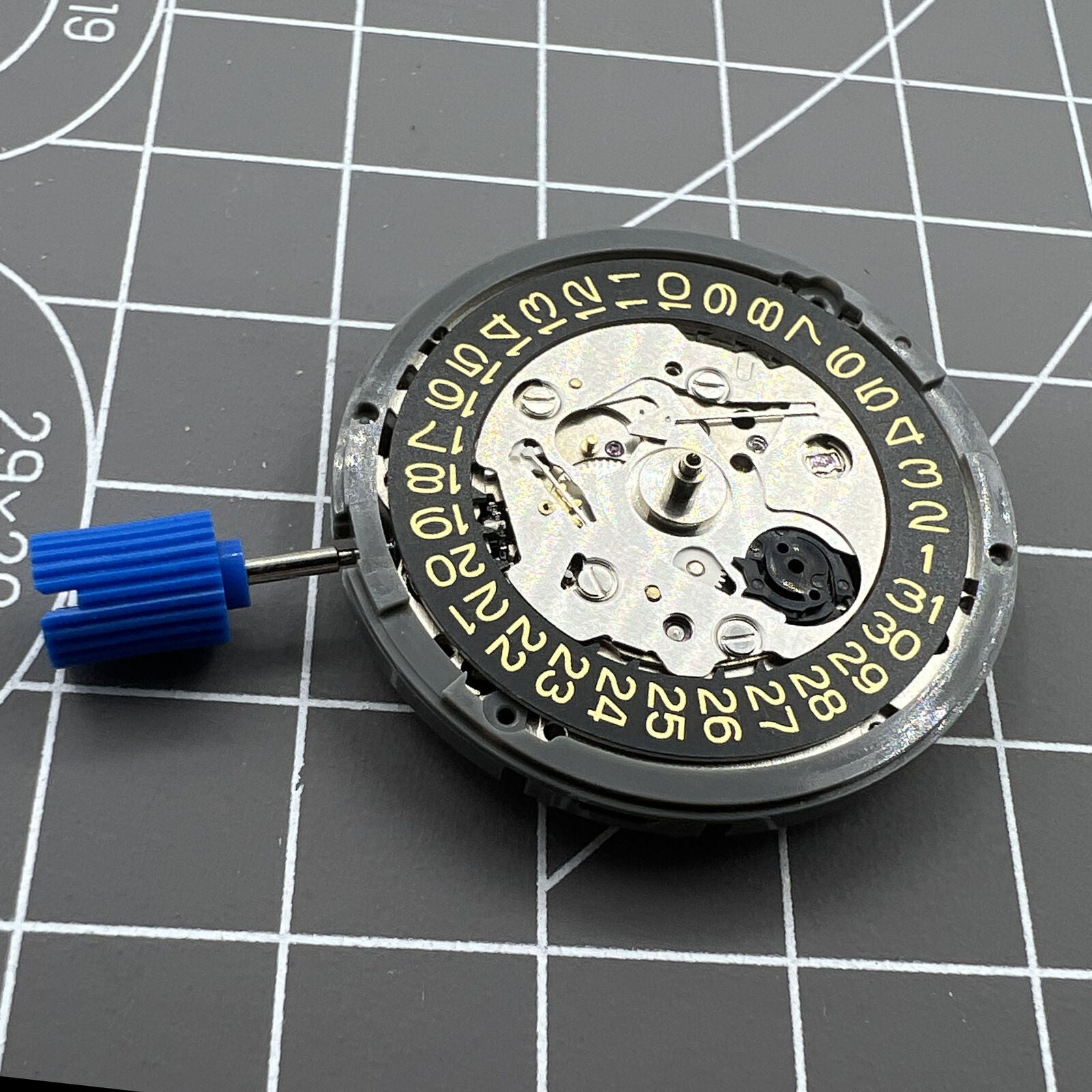 Automatic NH35A watch movement with golden date for SKX007, crown at 3 o?clock by NH35 Japan.