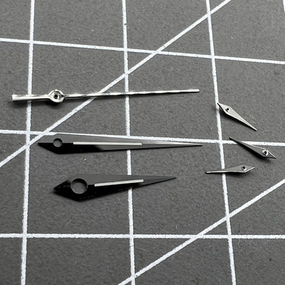 Schwarze polierte Leuchtzeiger f�r Ronda 5040B Quarzuhrwerk von hochwertiger Markenqualit�t.