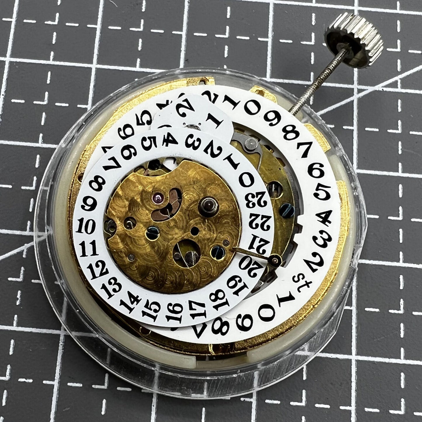 Multifunctional automatic watch featuring mechanical movement, date display at 2 o'clock, and 24-hour dial.