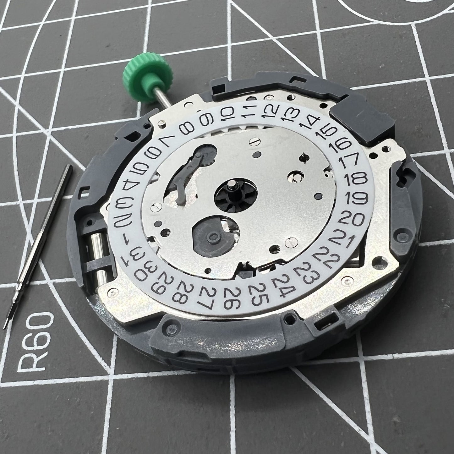 Mouvement à quartz Miyota 0T45 OT45 fabriqué au Japon, date à 3 heures