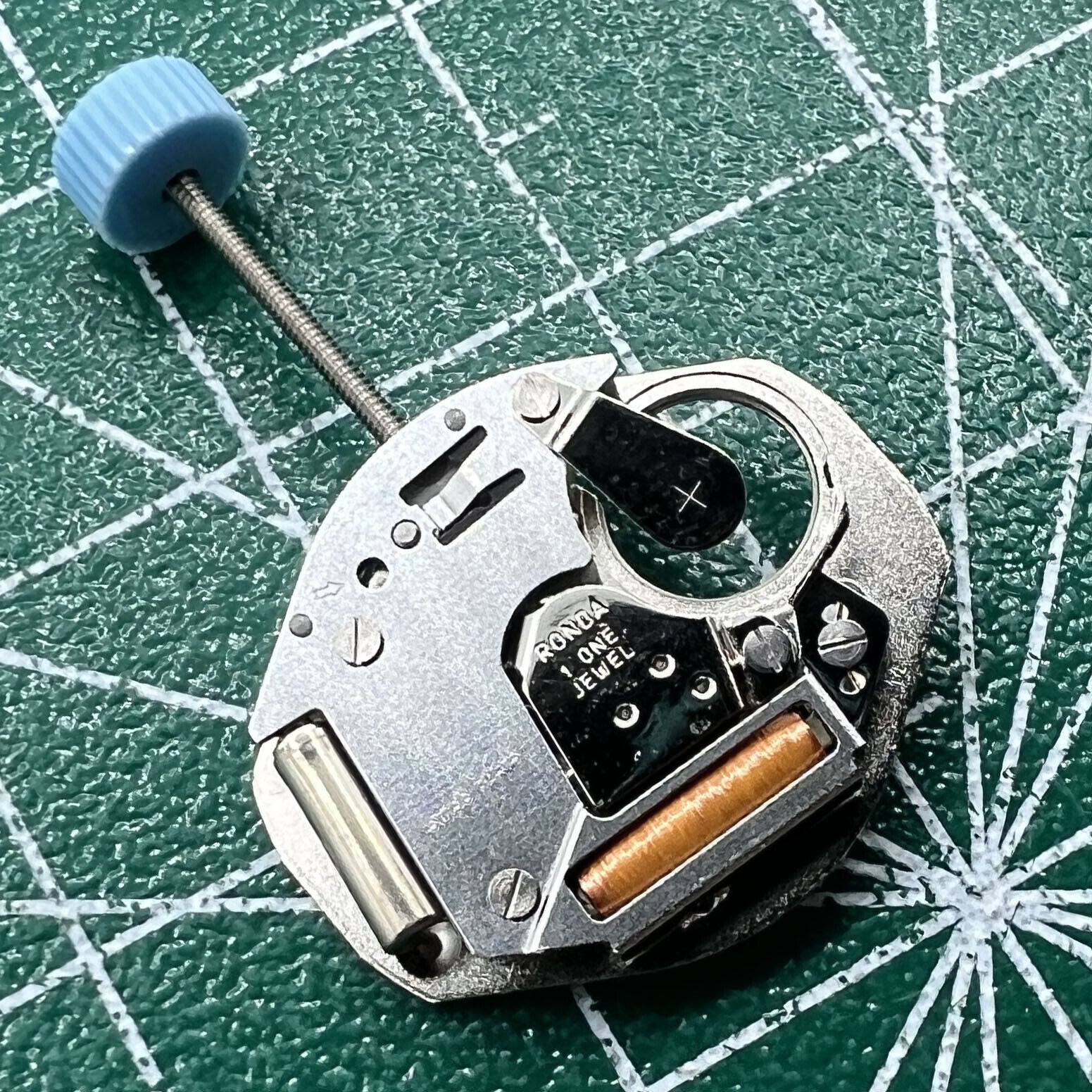 H2 Swiss Ronda 762 Quartz watch movement with 3.8mm high canon pinion for accurate timekeeping precision.