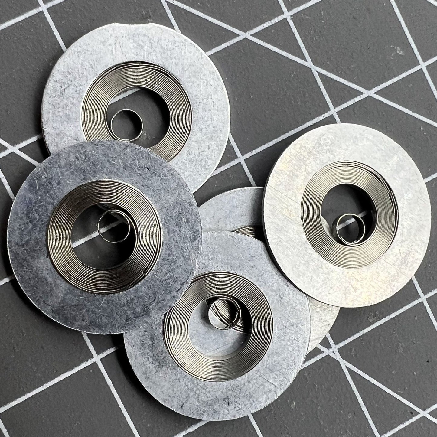 2 Stück Silber Ersatz Hauptfeder Passend für Uhrwerk 7S26#180